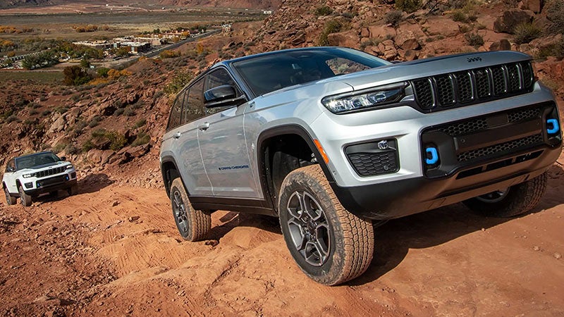 2023 Jeep Grand Cherokee off roading