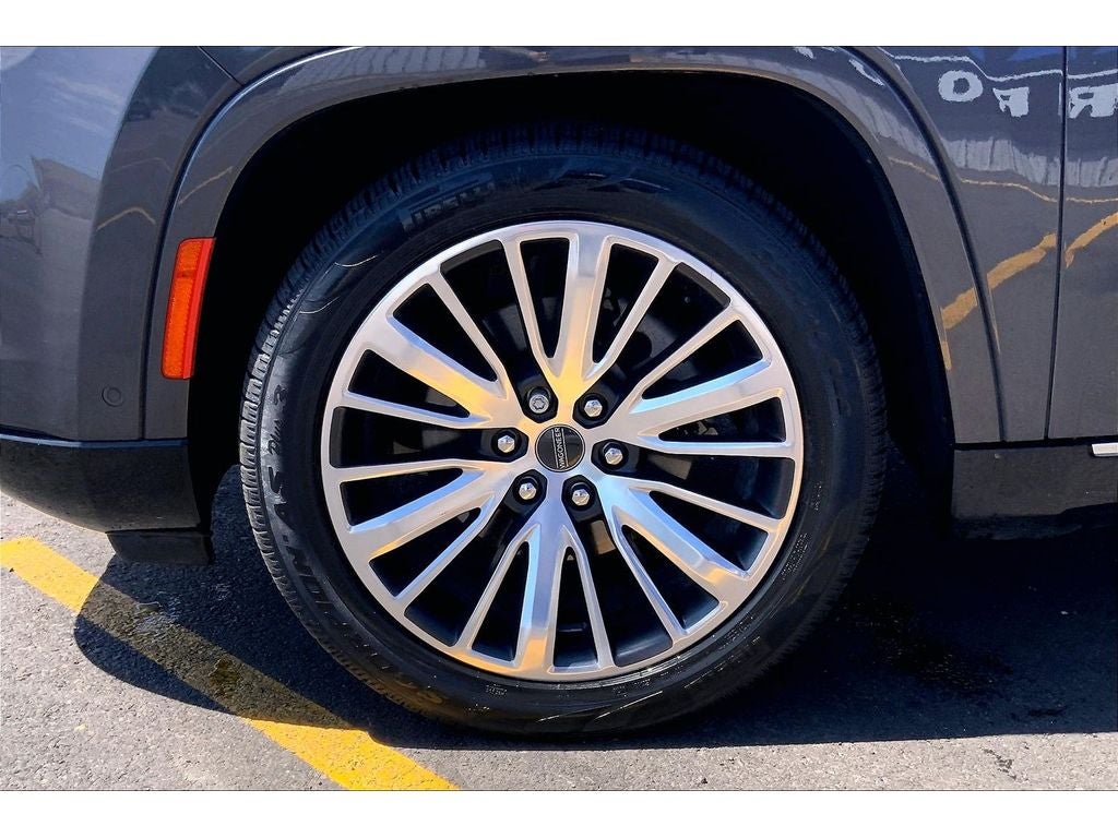 2023 Jeep Grand Wagoneer L Series III