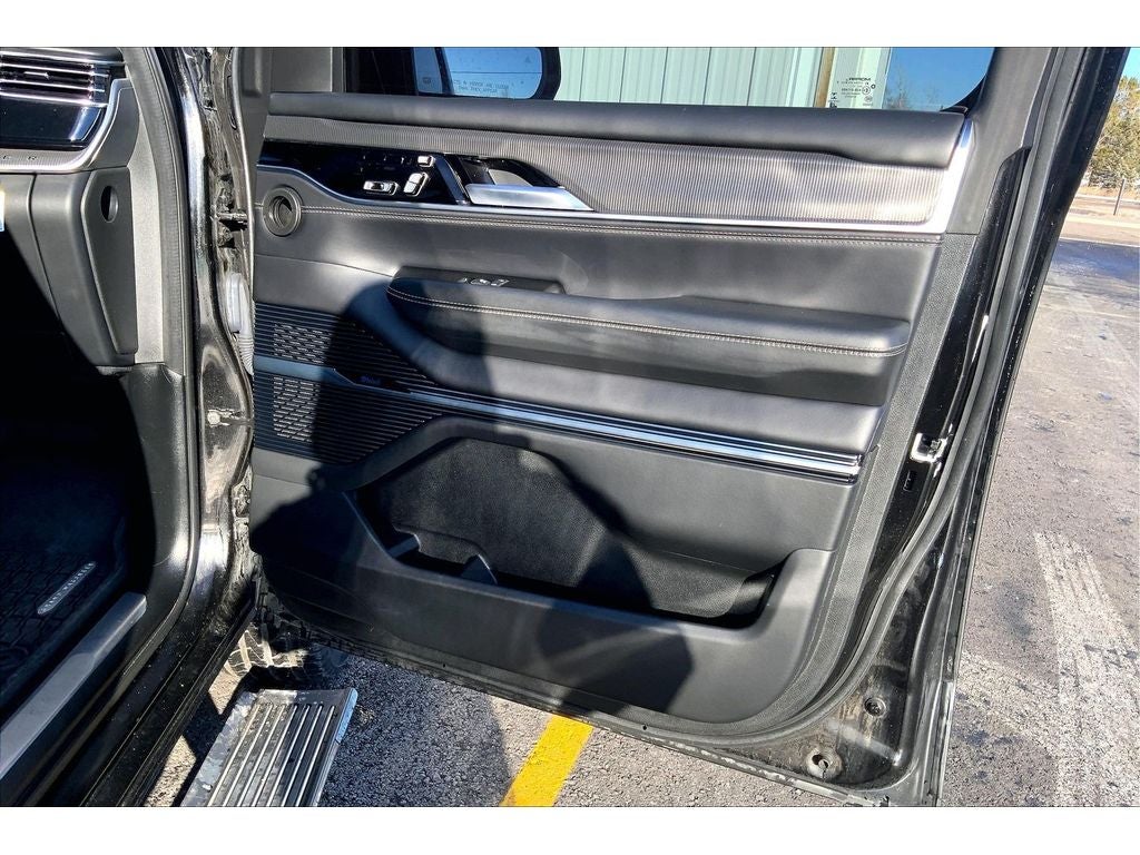 2022 Jeep Grand Wagoneer Series II Obsidian