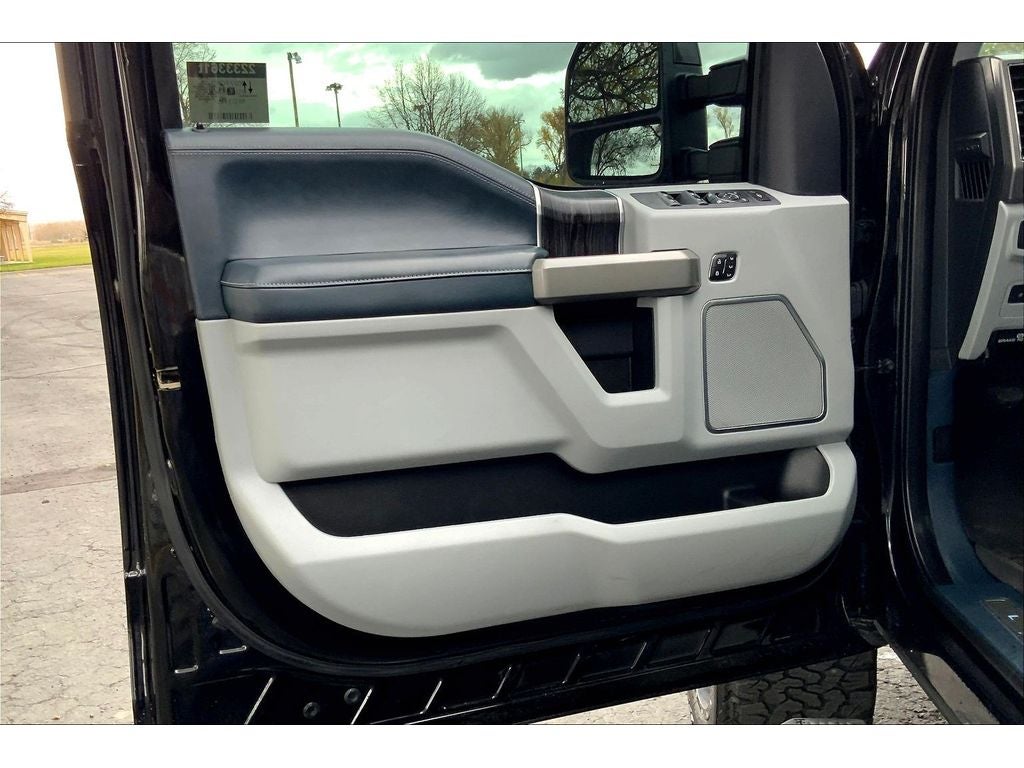 2022 Ford F-350 Super Duty Limited