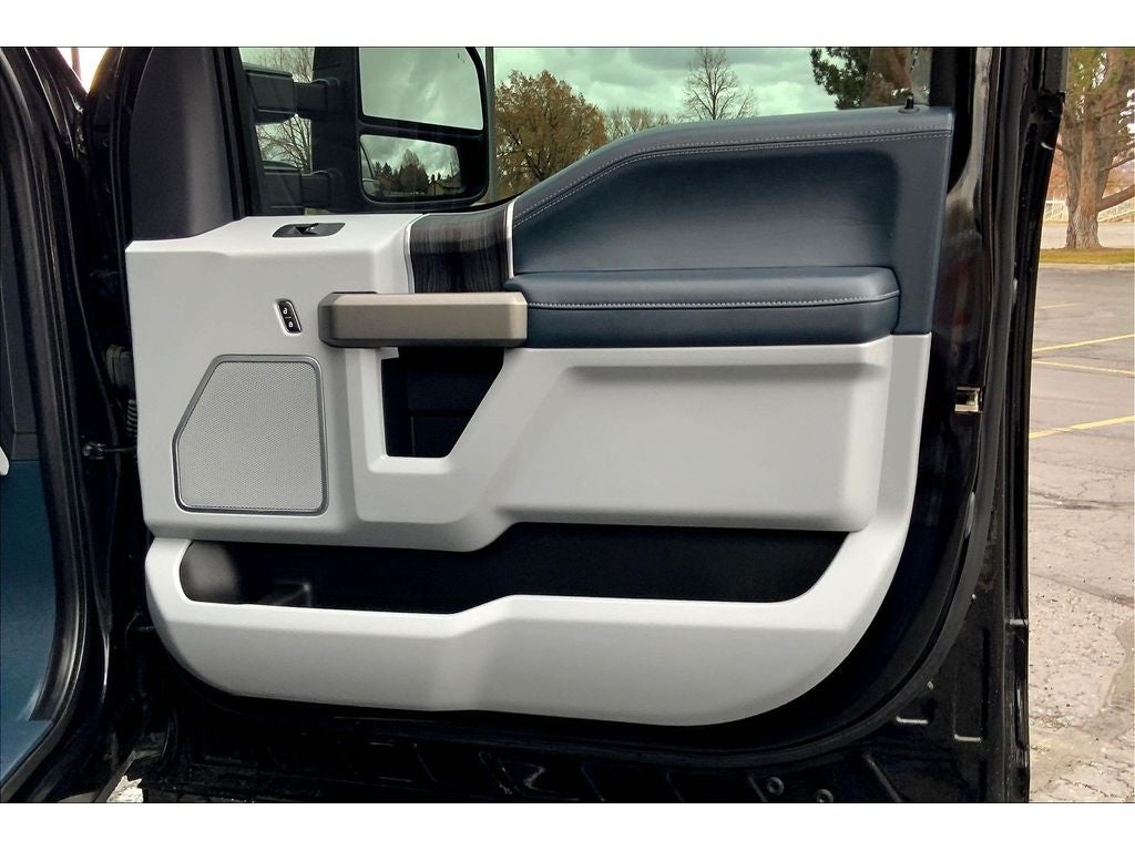 2022 Ford F-350 Super Duty Limited