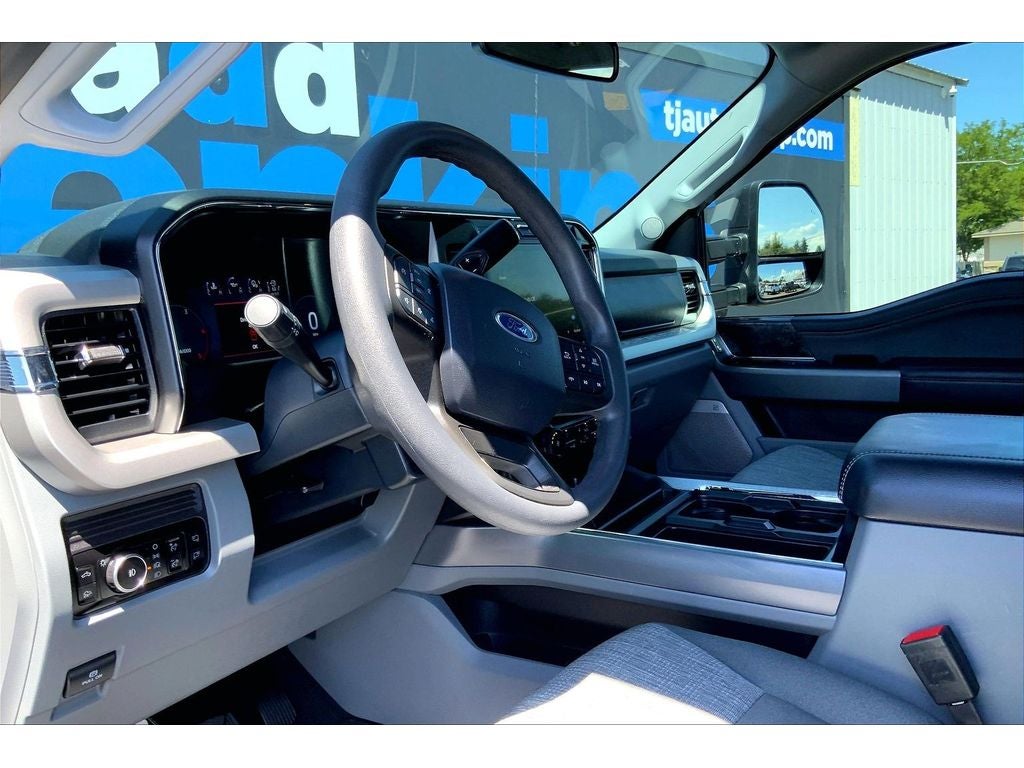 2025 Ford F-350 Super Duty XLT