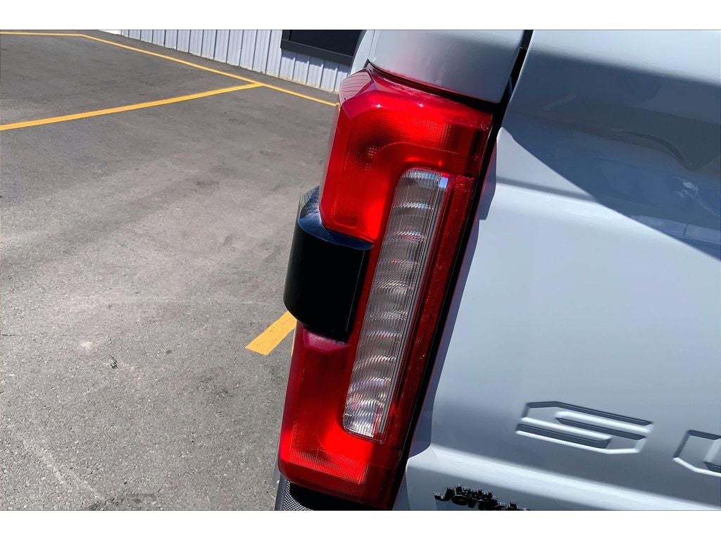 2025 Ford F-350 Super Duty XLT
