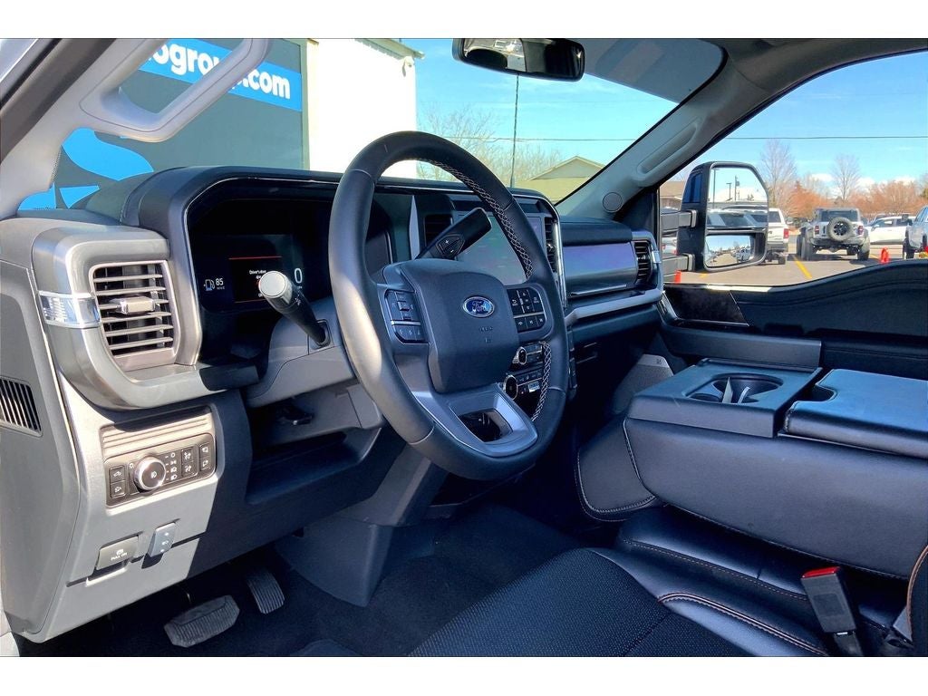 2025 Ford F-350 Super Duty LARIAT