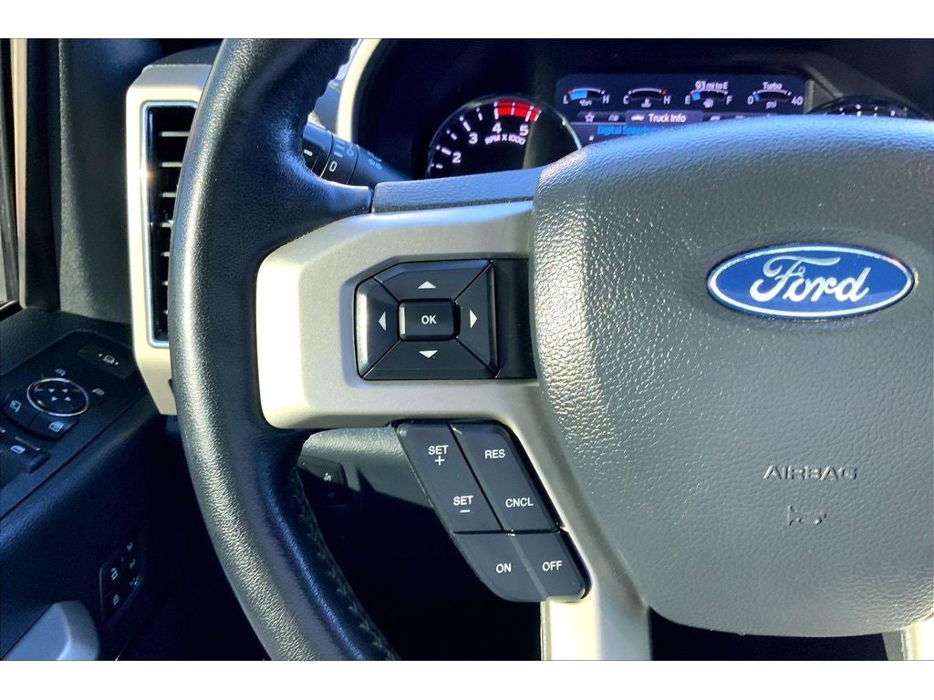 2022 Ford F-350 Super Duty LARIAT