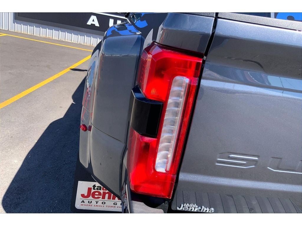 2023 Ford F-450 LARIAT