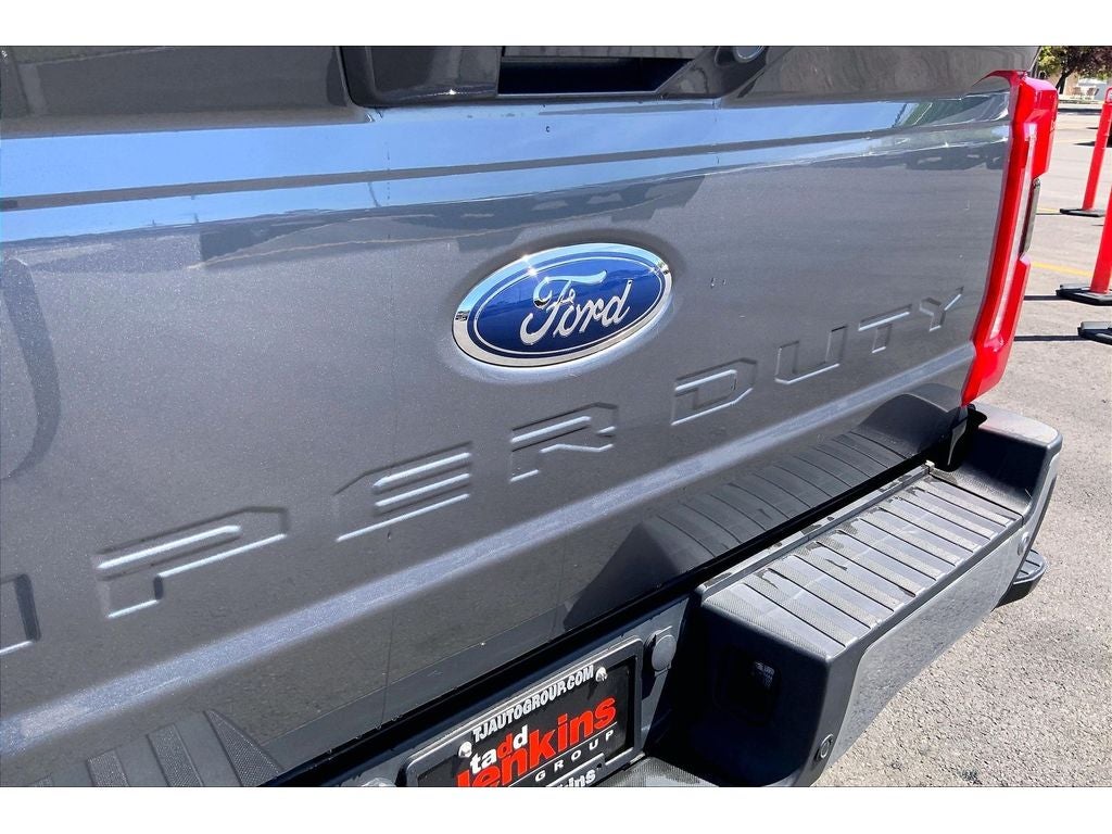 2023 Ford F-450 LARIAT
