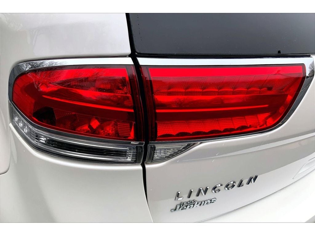 2011 Lincoln MKX Base