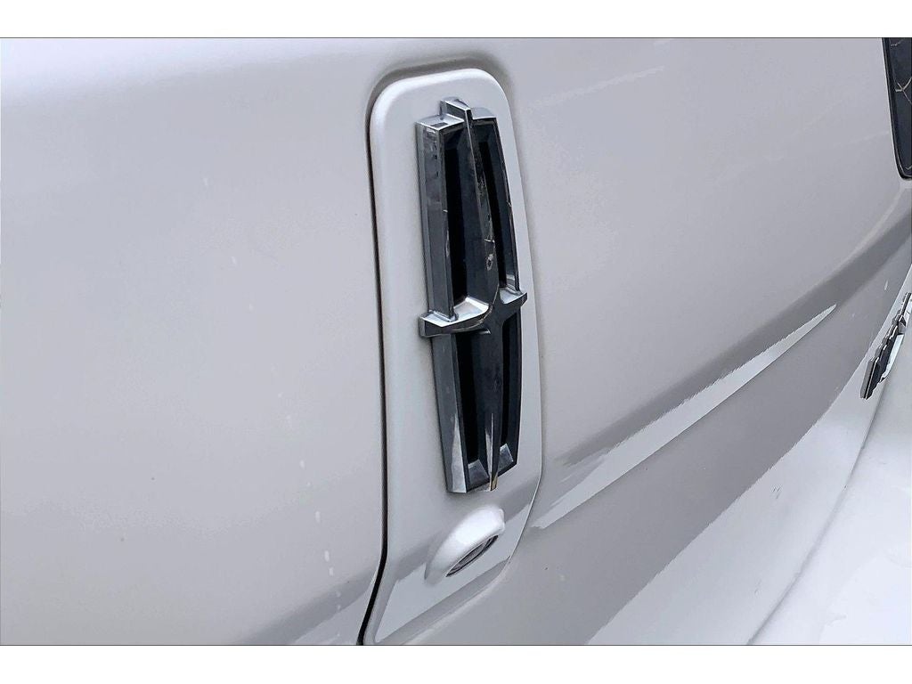 2011 Lincoln MKX Base