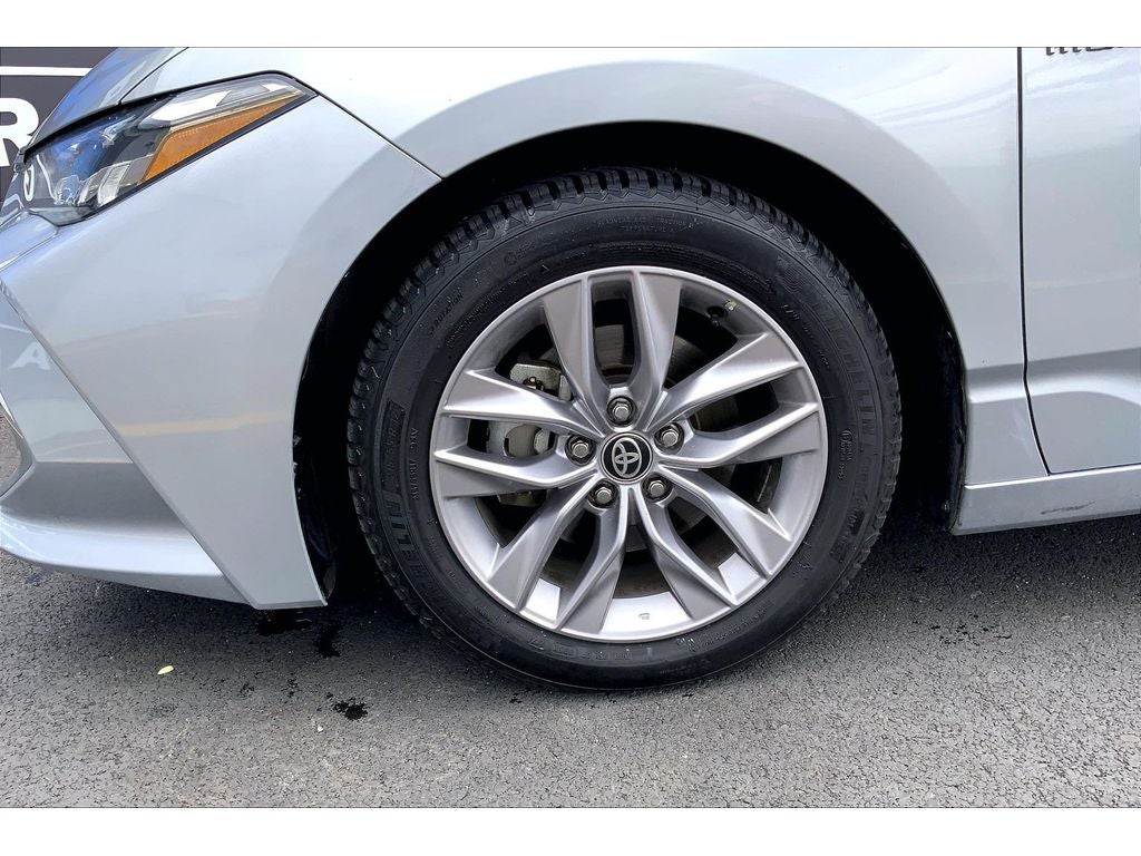 2021 Toyota Avalon Hybrid XLE