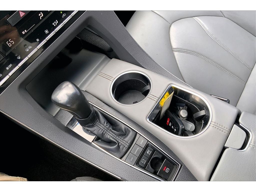 2021 Toyota Avalon Hybrid XLE