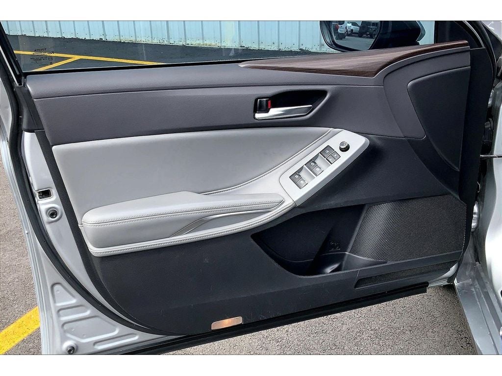 2021 Toyota Avalon Hybrid XLE