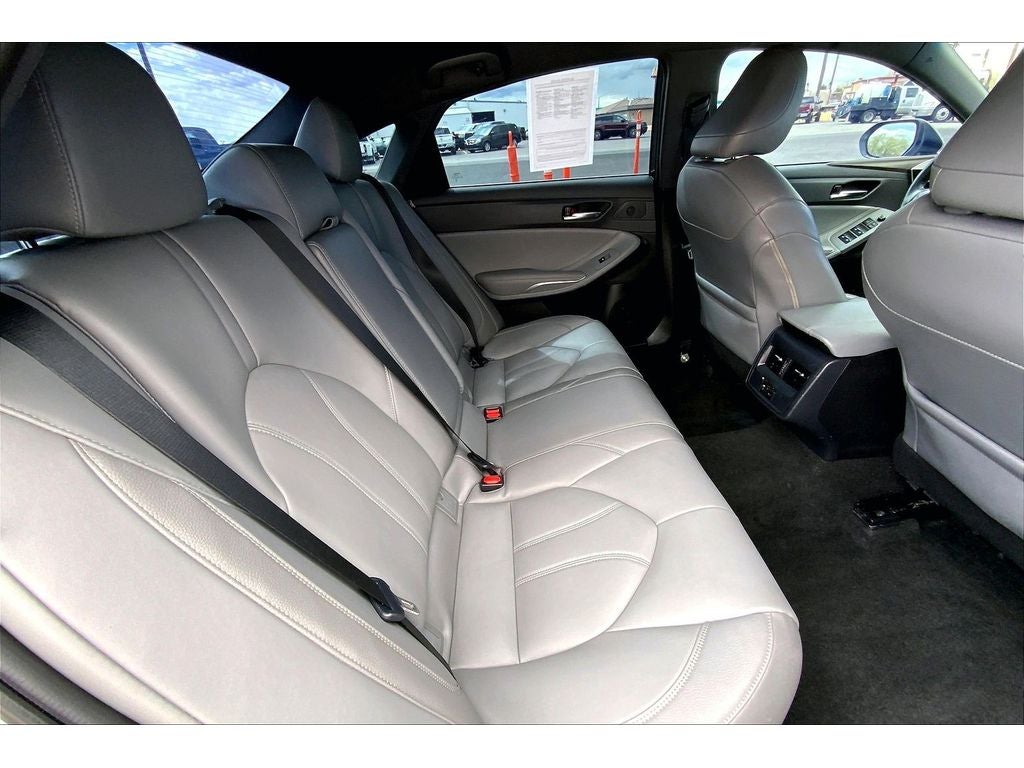 2021 Toyota Avalon Hybrid XLE