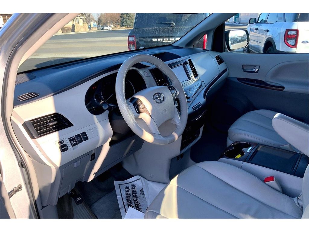 2013 Toyota Sienna XLE