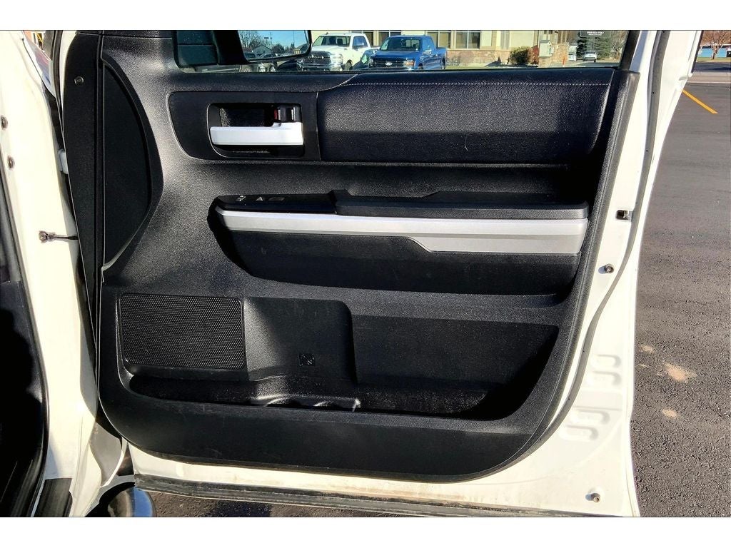 2017 Toyota Tundra SR5