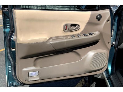 2004 Mitsubishi Montero Sport XLS