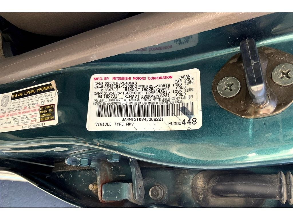 2004 Mitsubishi Montero Sport XLS