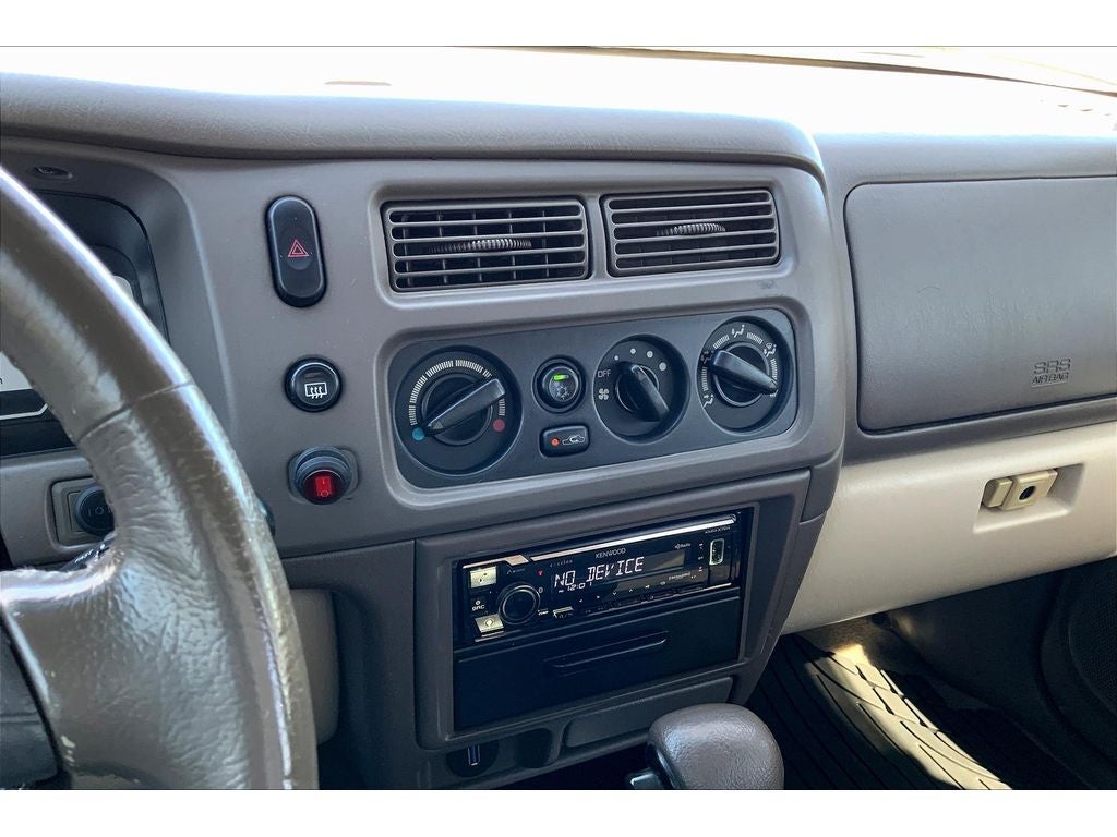 2004 Mitsubishi Montero Sport XLS