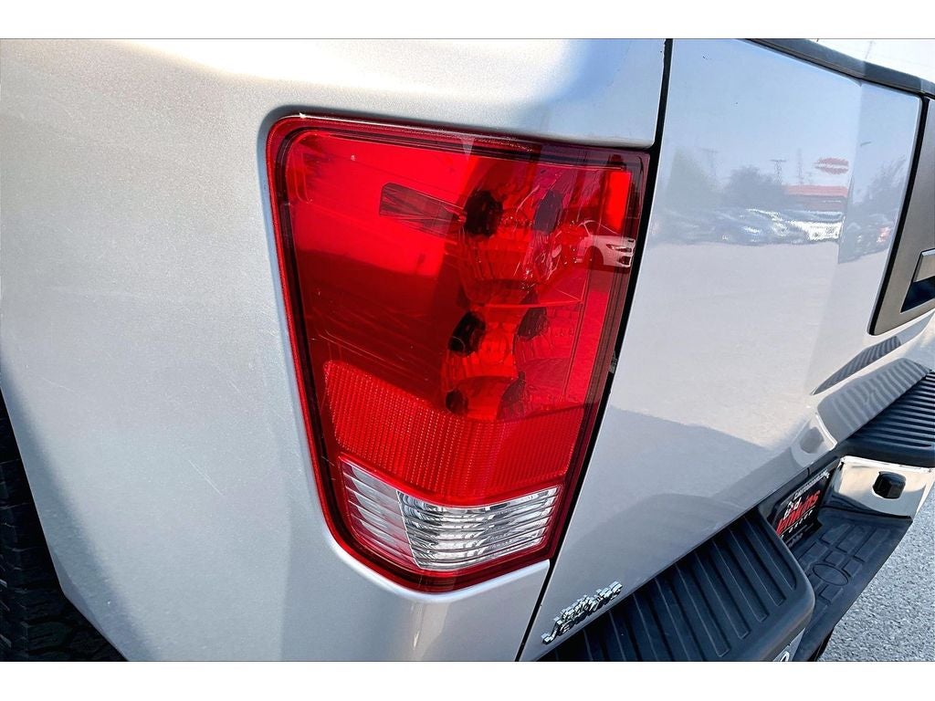2010 Nissan Titan SE