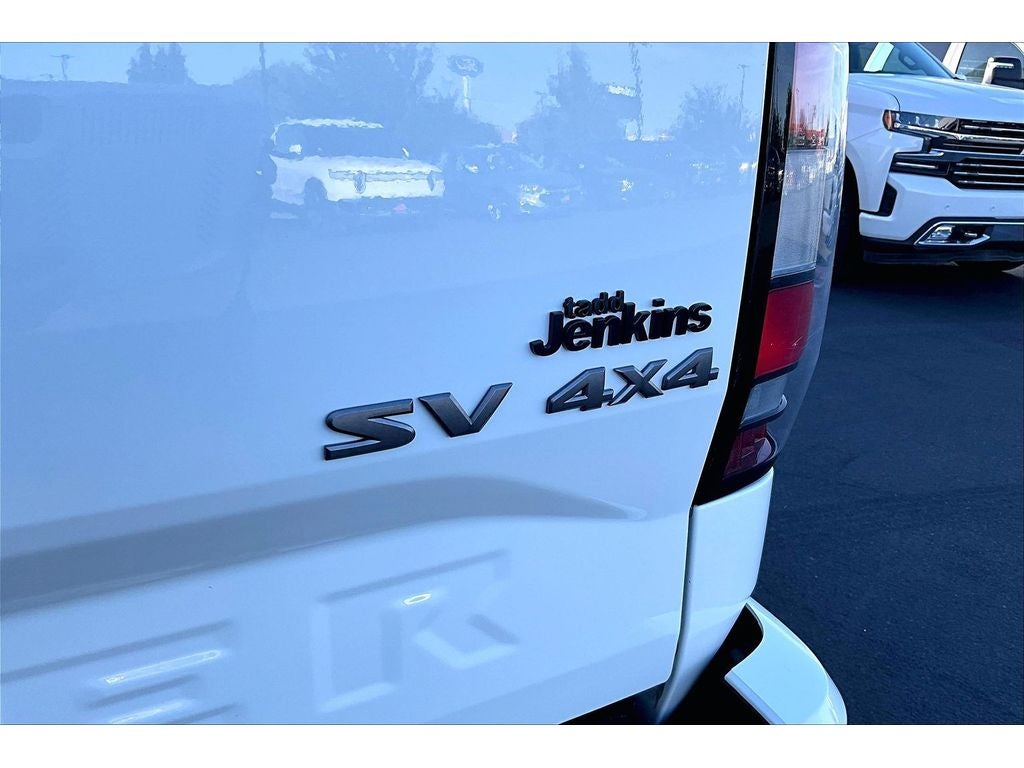 2023 Nissan Frontier SV