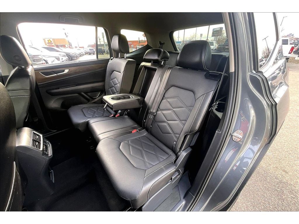 2025 Volkswagen Atlas 2.0T SE w/Technology