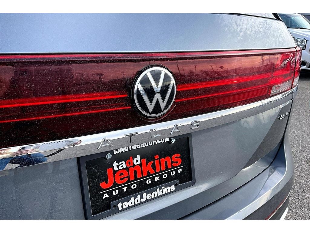 2025 Volkswagen Atlas 2.0T SE w/Technology