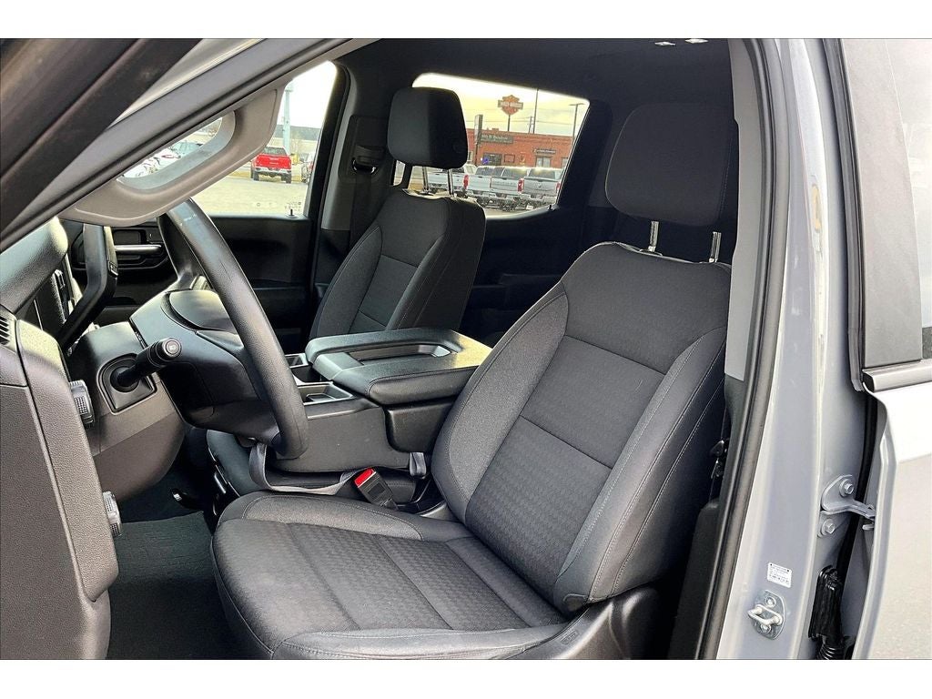 2024 Chevrolet Silverado Custom