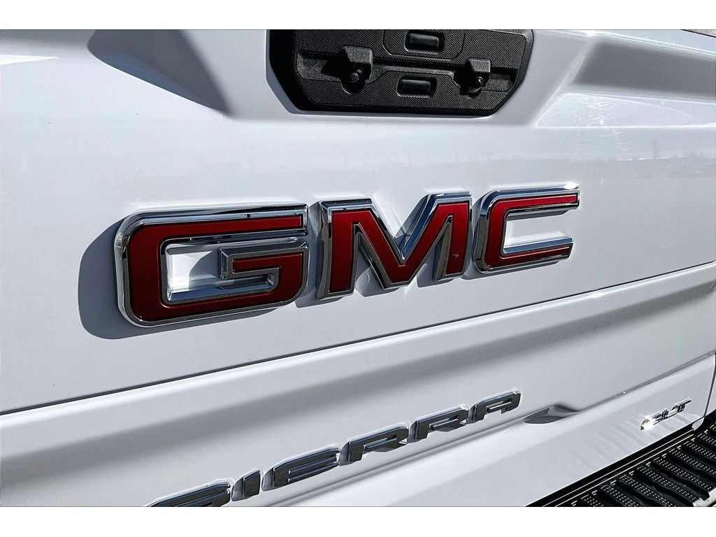 2025 GMC Sierra SLT