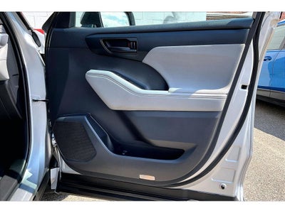 2022 Toyota Highlander LE