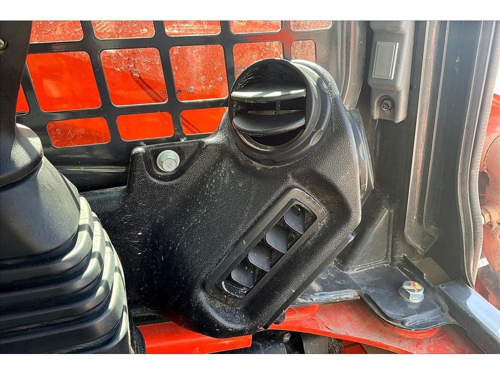 2023 KUBOTA SSV 65 Base