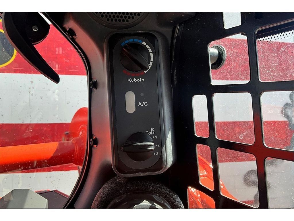 2023 KUBOTA SSV 65 Base