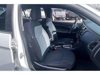 2014 Chrysler 200 LX