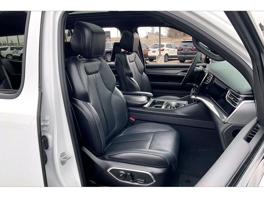 2022 Jeep Wagoneer Series III Carbide