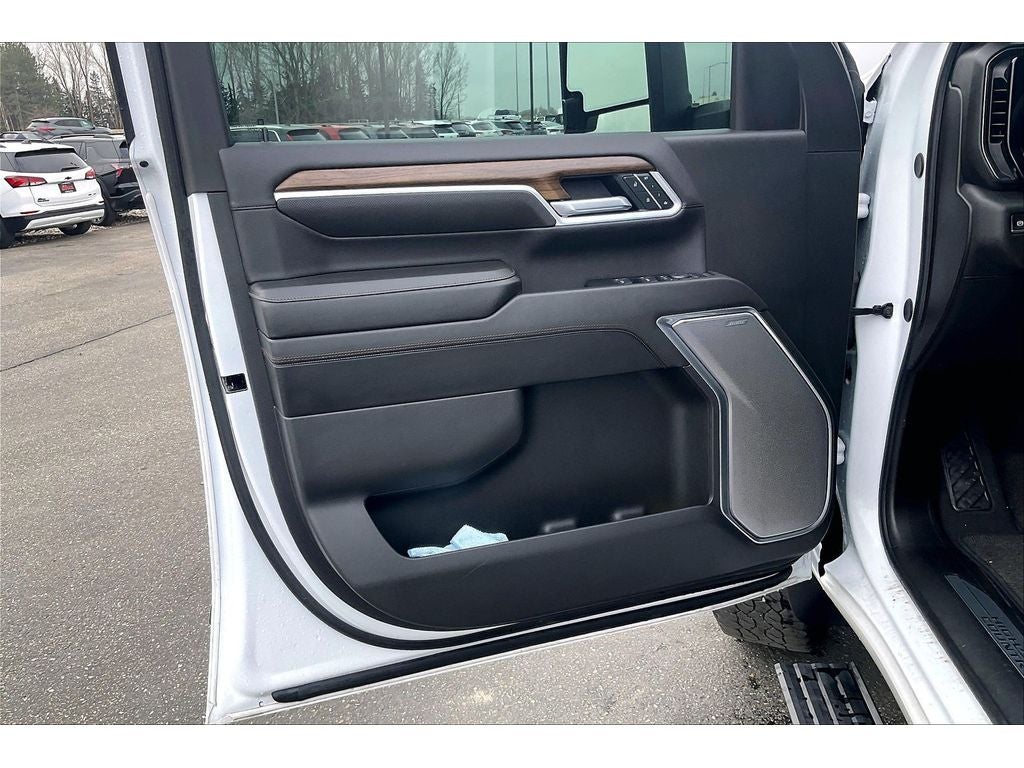 2025 Chevrolet Silverado 3500 HD High Country