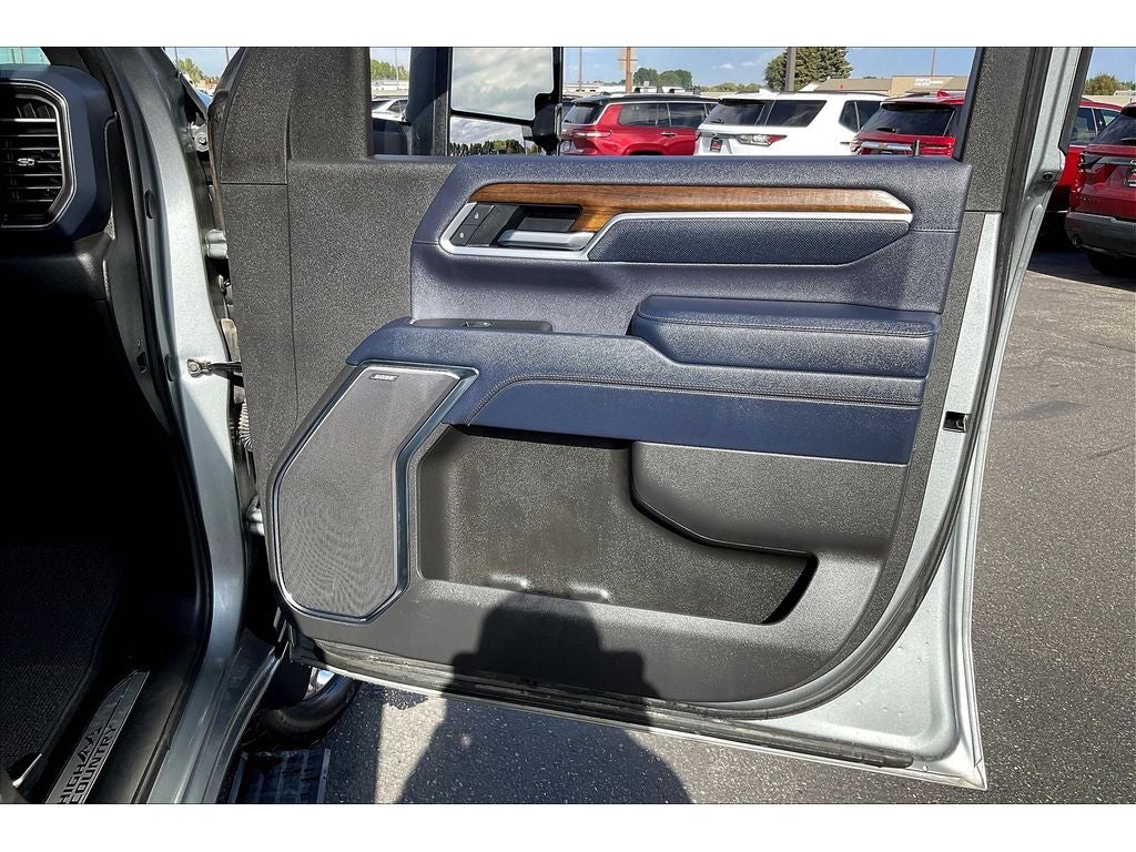 2025 Chevrolet Silverado 3500 HD High Country