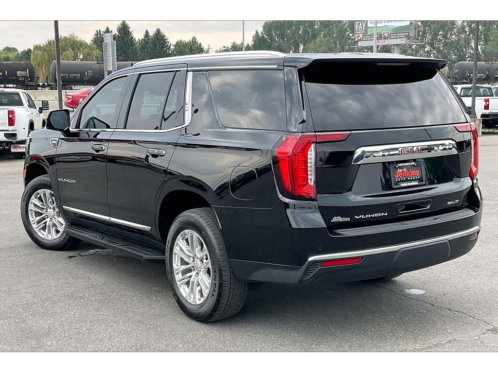 2023 GMC Yukon SLT