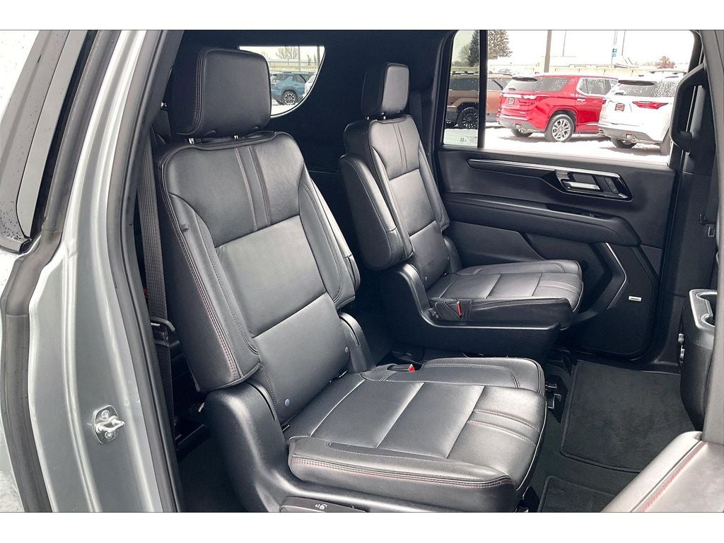 2025 Chevrolet Suburban RST