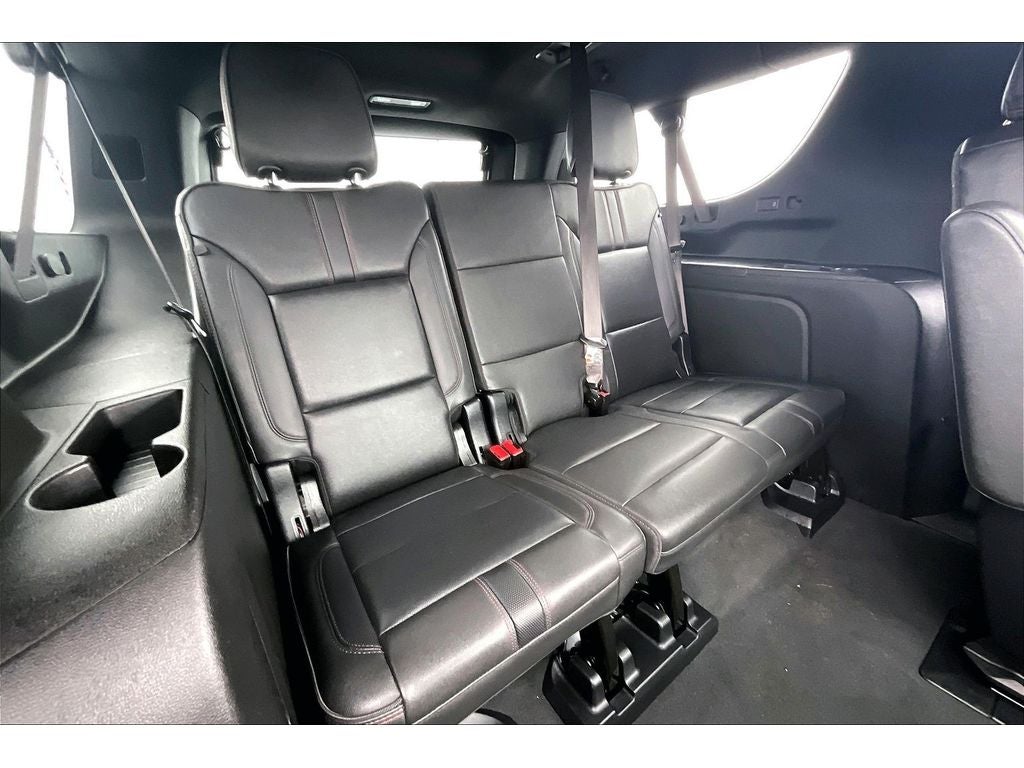 2025 Chevrolet Suburban RST