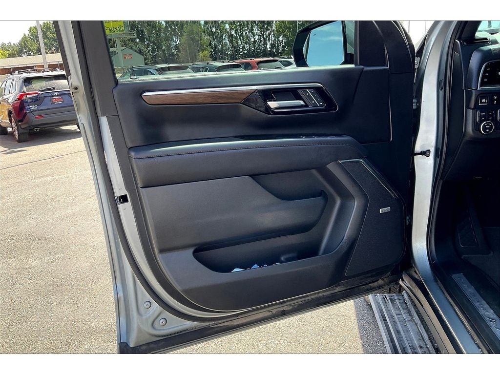 2025 Chevrolet Suburban High Country