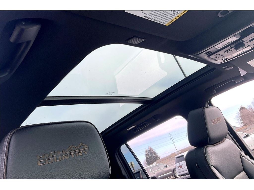 2022 Chevrolet Suburban High Country