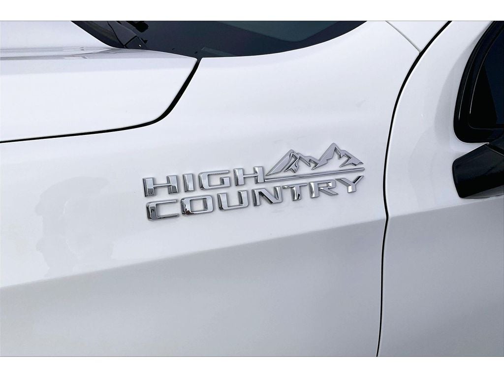 2022 Chevrolet Suburban High Country