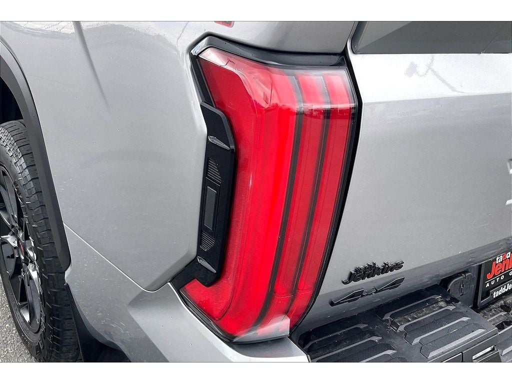 2025 Toyota Tundra 4WD SR5