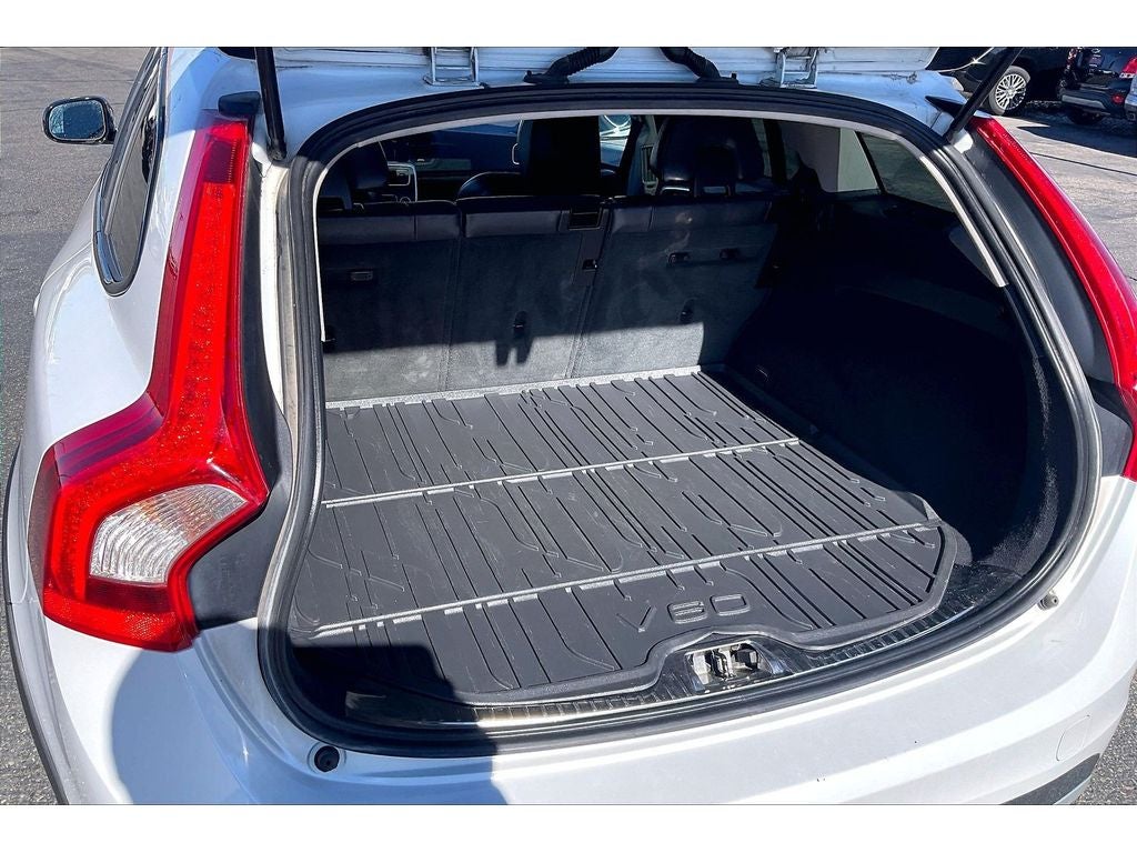 2016 Volvo V60 Cross Country T5