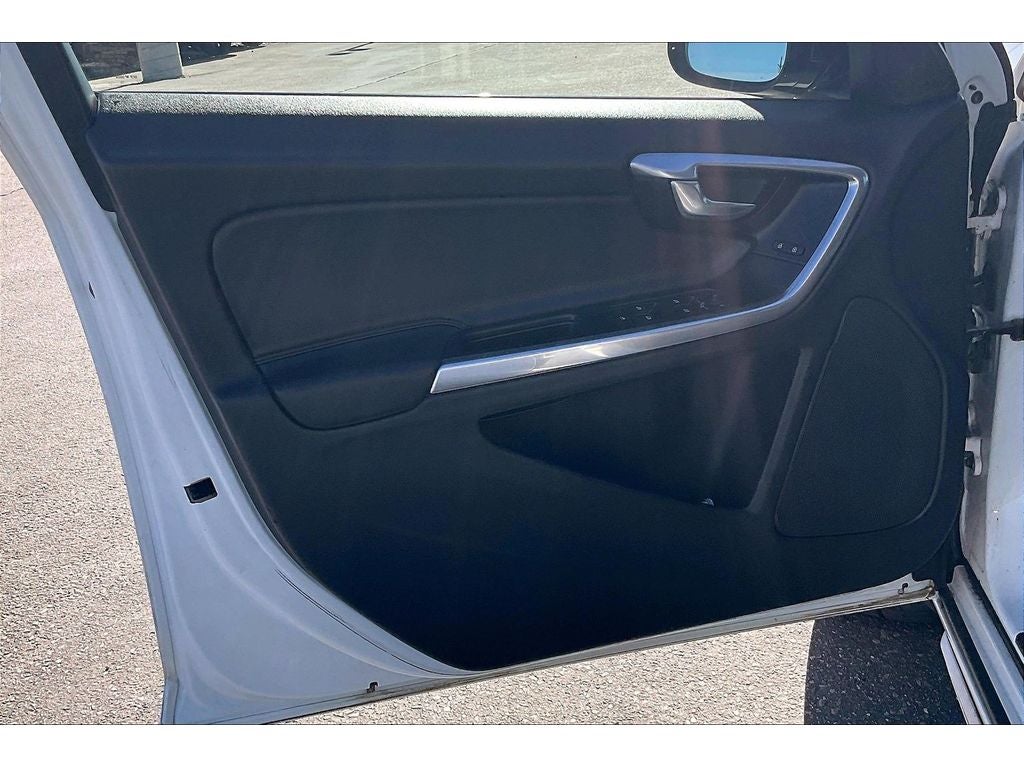 2016 Volvo V60 Cross Country T5